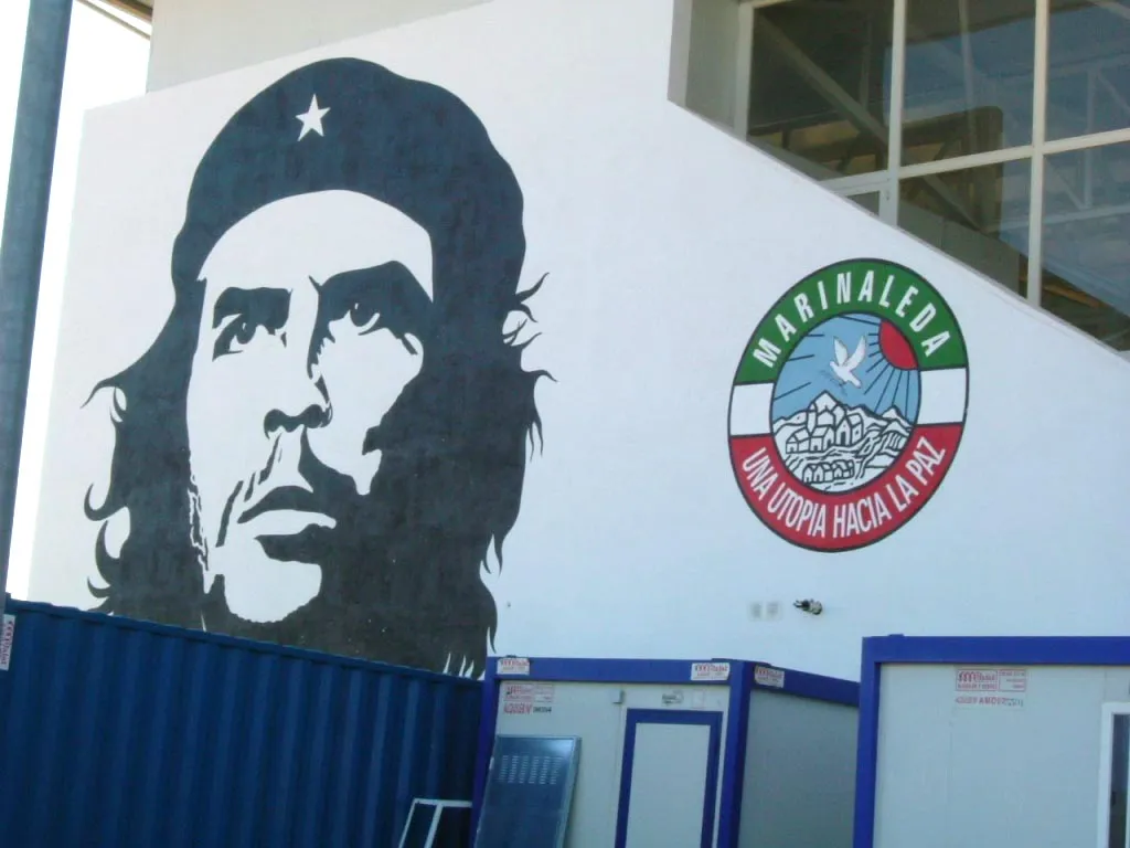 L'immagine di Che Guevara su un muro del municipio di Marinaleda