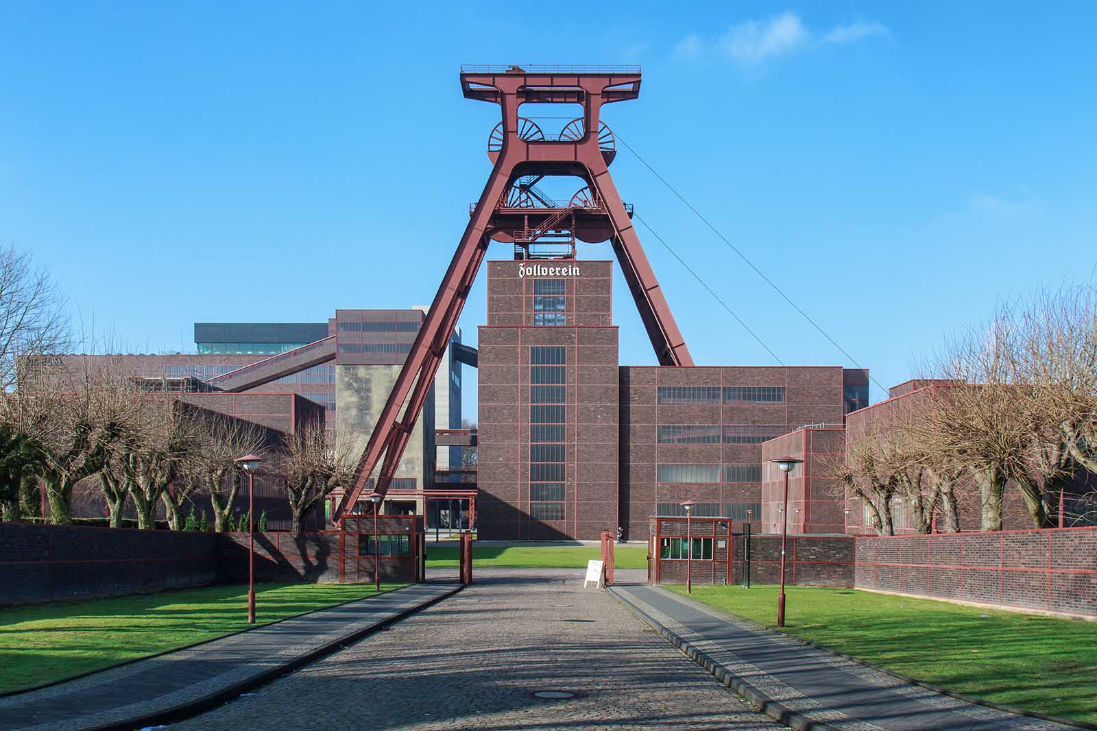 Oggi la miniera Zollverein, insieme alla cokeria e al pozzo minerario, è un sito dichiarato patrimonio dell’umanità dell’Unesco.