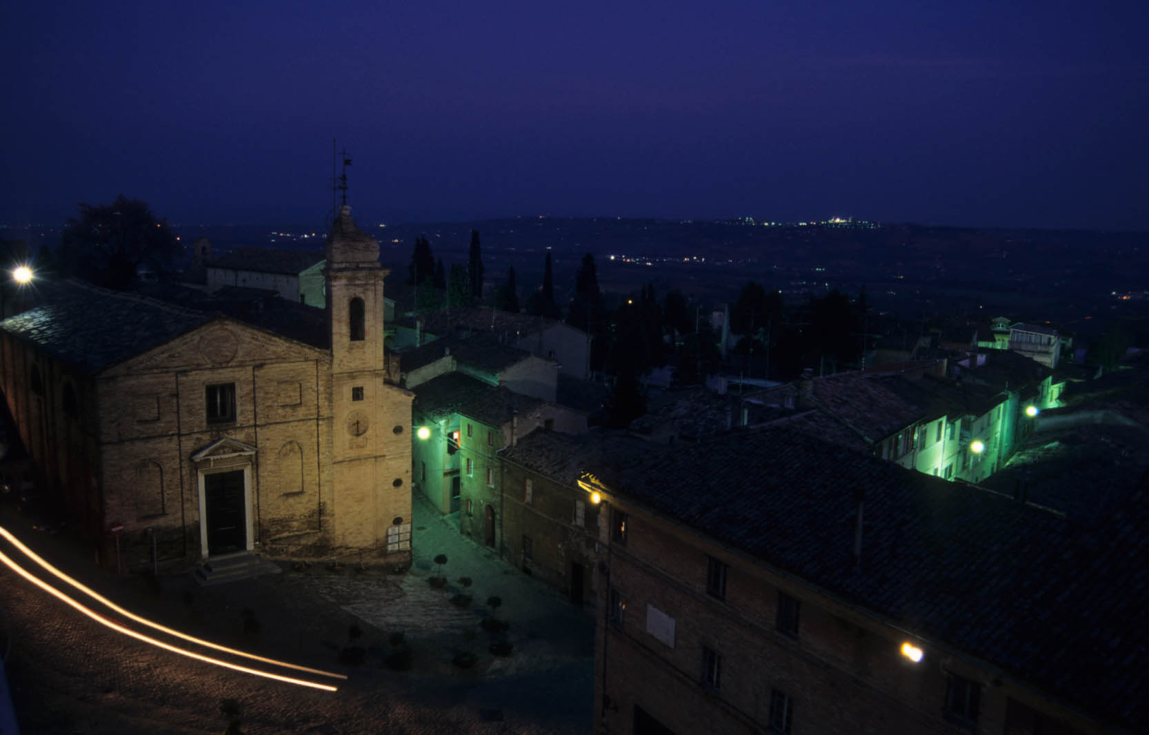 Veduta notturna di Recanati, e della Chiesa di S.Maria.