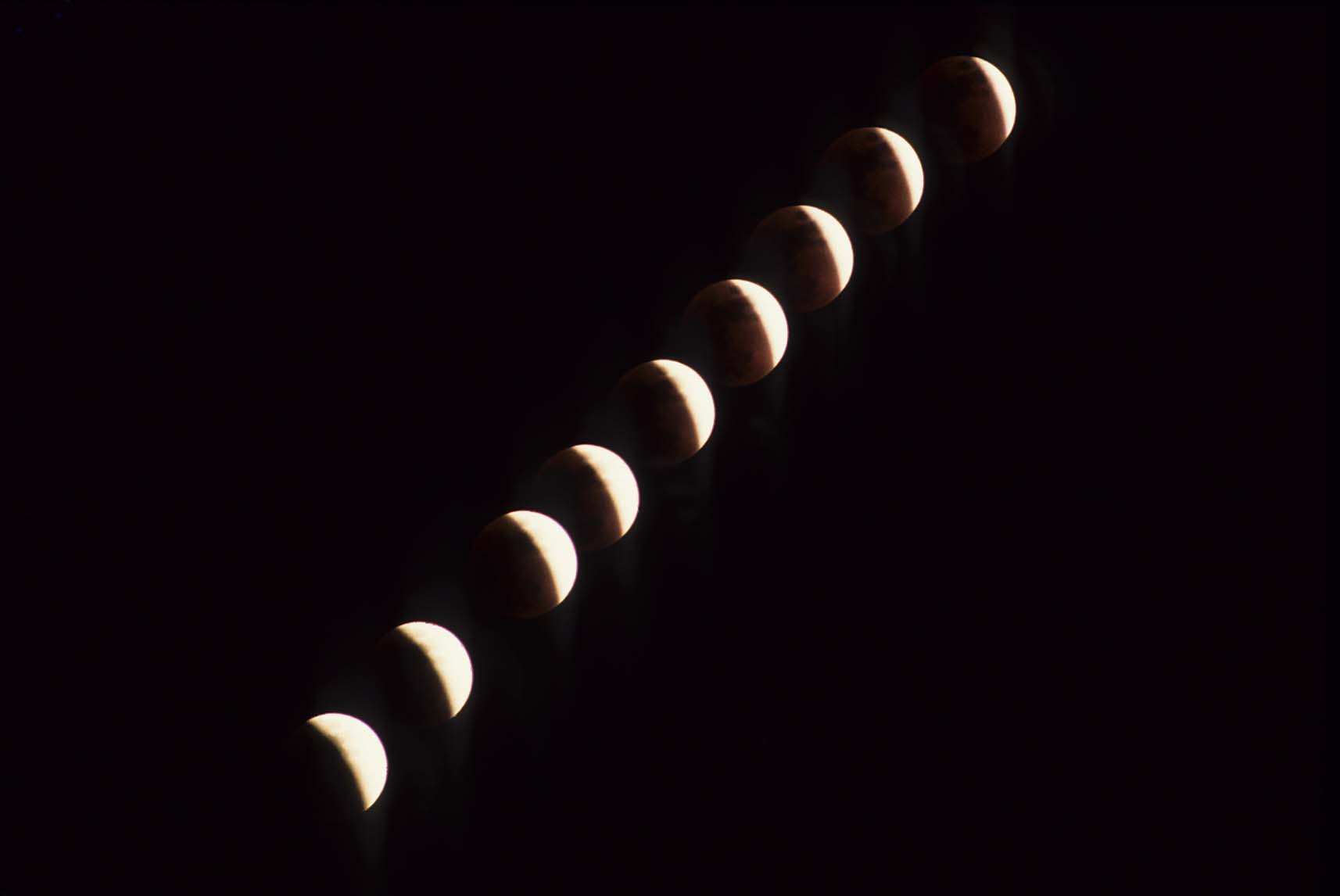 Eclissi di luna.