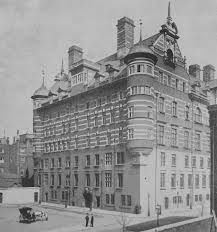 Una stampa della prima sede di Scotland Yard, inauguarata nel 1829.