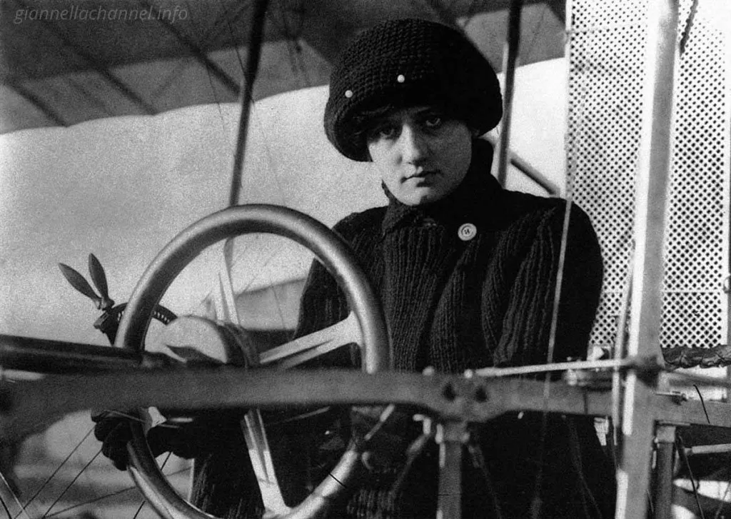 storia-donne-aviazione-elise-deroche-1910