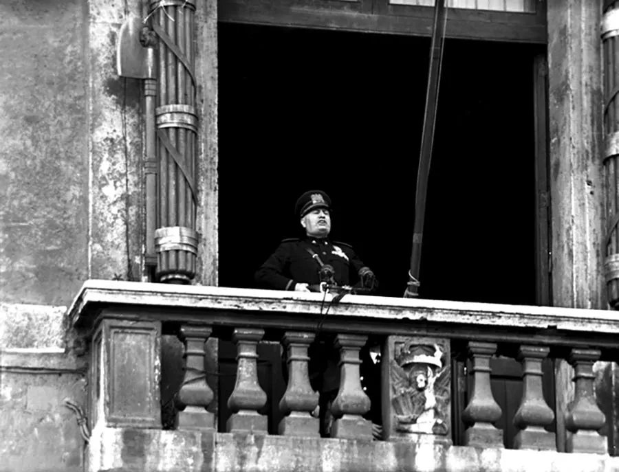 Mussolini-dichiarazione-guerra-10-giugno-1940
