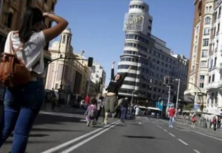 Madrid: a piedi si viaggia, si respira e si compra meglio