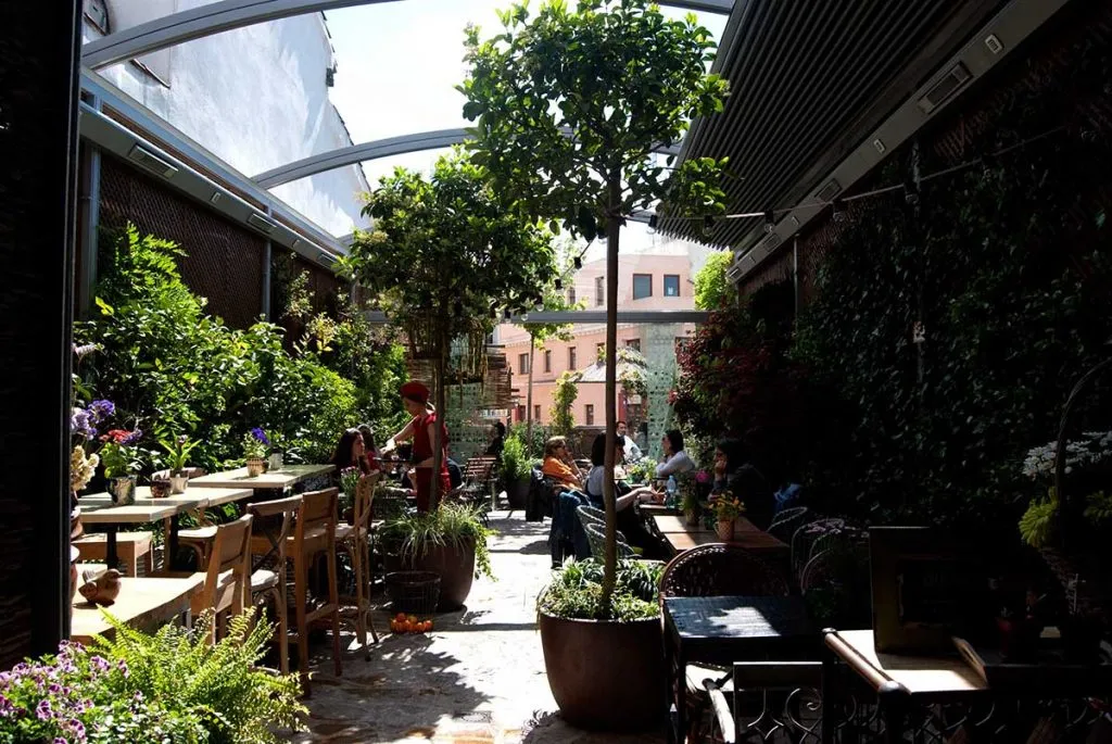 migliori-locali-ristoranti-madrid-el-jardin-secreto