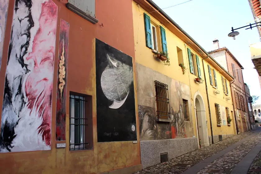 Cosa vedere a Dozza, borgo dipinto, i cui muri d’autore raccontano storie da più di mezzo secolo