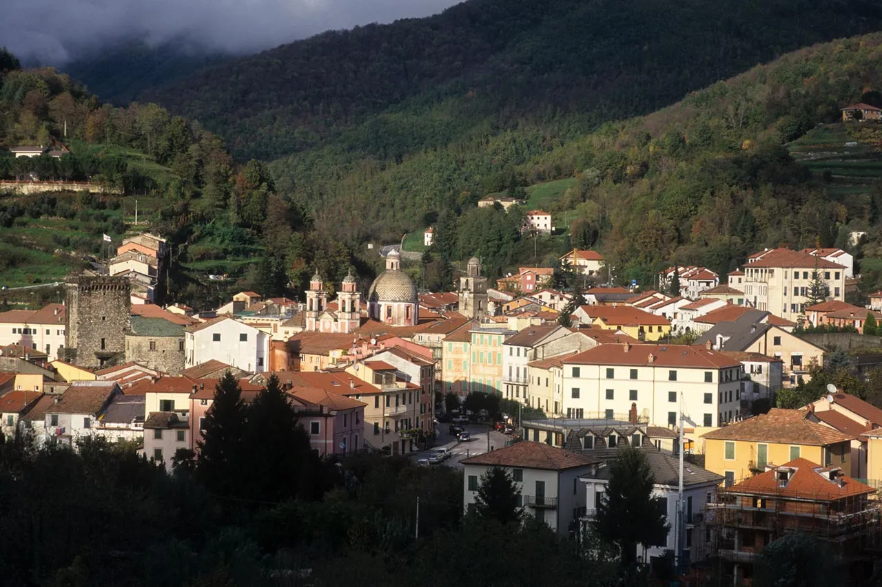 Varese Ligure, <br />il borgo pioniere