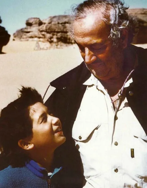 Deserto del Sahara, 1988: Giancarlo Ligabue con il figlio Inti
