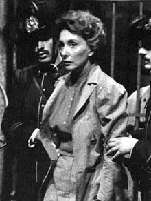 Marina Malfatti interpreta Anna Kuliscioff durante il suo arresto a Milano