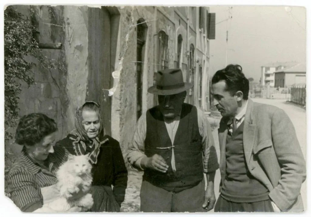 Ada Casalini, gatto, genitori e Tonino Guerra
