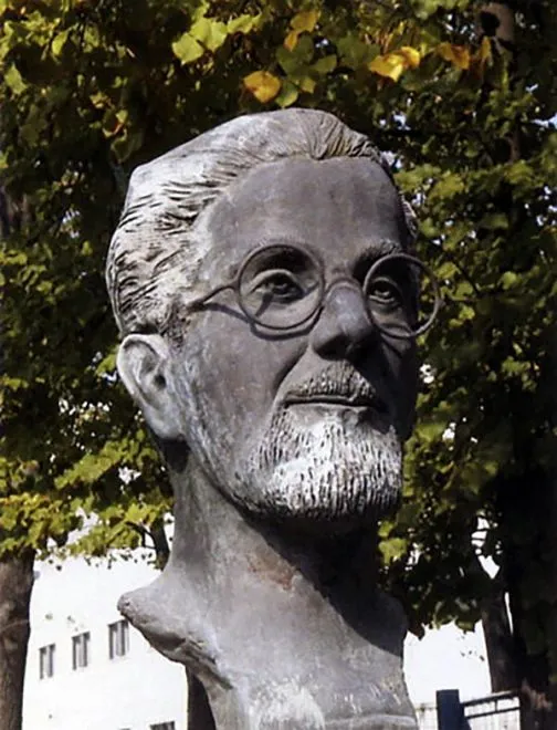 Il busto dedicato a Luigi Pierantoni che si trova nell'ospedale Morgagni-Pierantoni di Vecchiazzano, frazione di Forlì