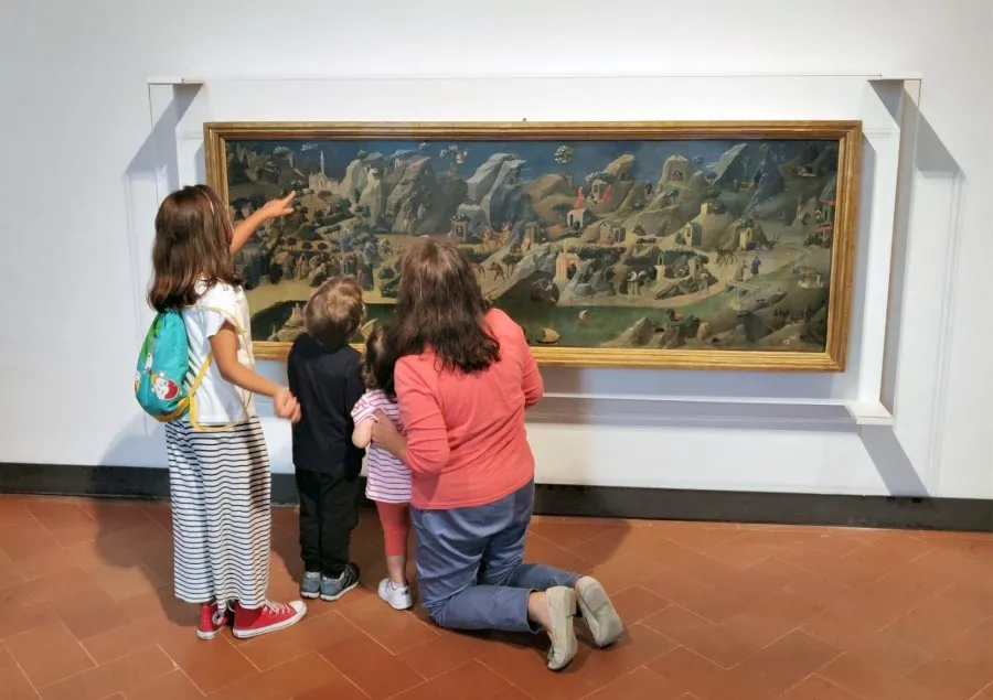 Firenze - Bambini davanti alla Tebaide del Beato Angelico