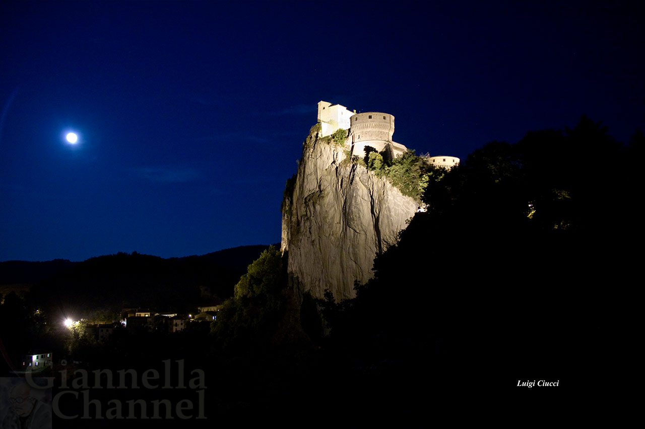 Una suggestiva immagine del forte di San Leo (credit: Luigi Ciucci)